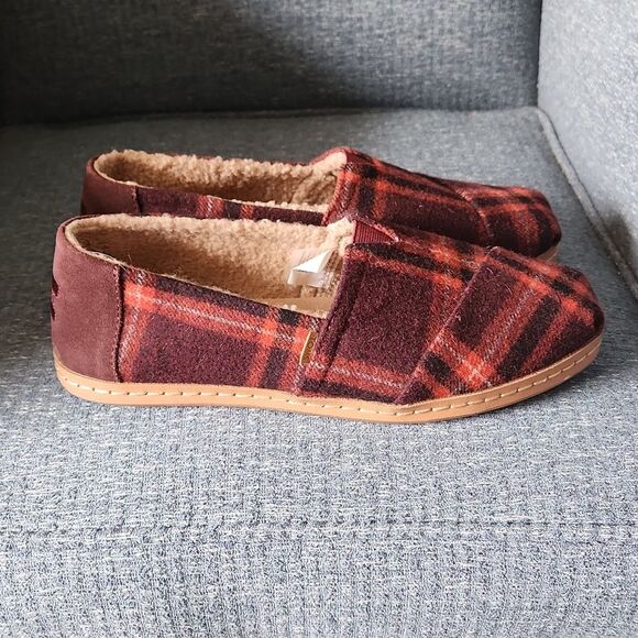 Toms Women's Red Plaid Slip-on Shoes Sherpa Lining Size 10 - Picture 1 of 7